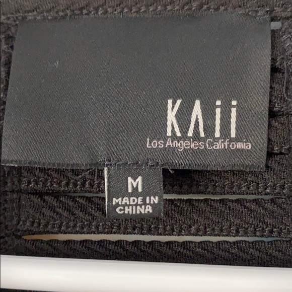 Blazer - Picture 3 of 3